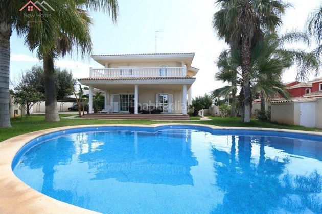 Foto 1 de Venta de casa en Montealegre de 4 habitaciones con terraza y piscina