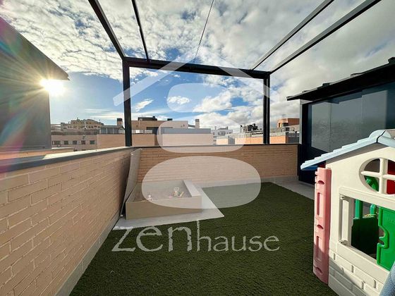Foto 2 de Àtic en venda a Hospital de 3 habitacions amb terrassa i piscina