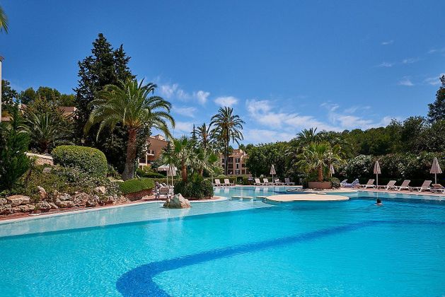 Foto 2 de Ático en venta en Cas Catala - Illetes de 2 habitaciones con terraza y piscina