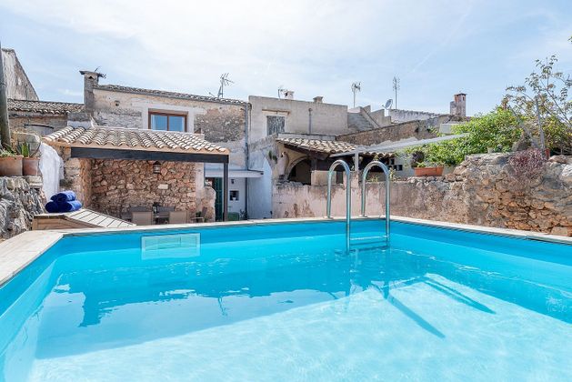 Foto 1 de Venta de casa en Felanitx de 3 habitaciones con terraza y piscina
