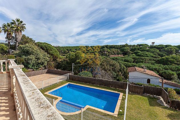 Foto 2 de Xalet en venda a Canyelles - Montgoda de 6 habitacions amb terrassa i piscina