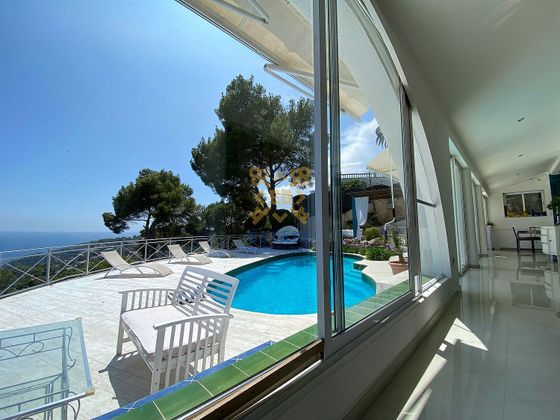 Foto 2 de Chalet en venta en Santa María de Llorell de 5 habitaciones con terraza y piscina