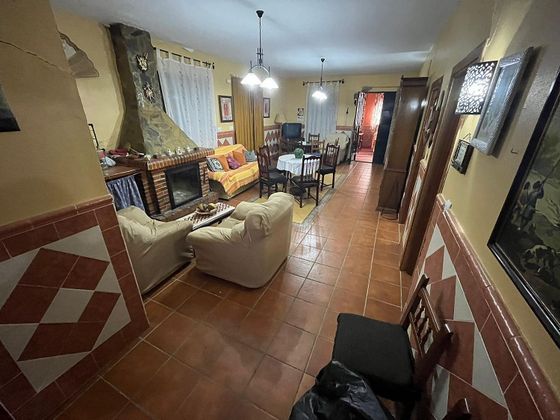 Foto 1 de Casa en venta en Calamonte de 4 habitaciones con terraza y garaje