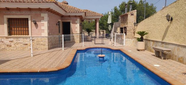 Foto 2 de Casa en venda a Cañadas de San Pedro de 7 habitacions amb terrassa i piscina