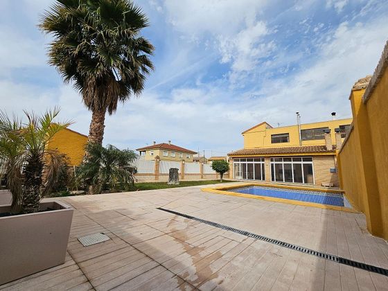 Foto 1 de Venta de casa en El Raal de 3 habitaciones con terraza y piscina