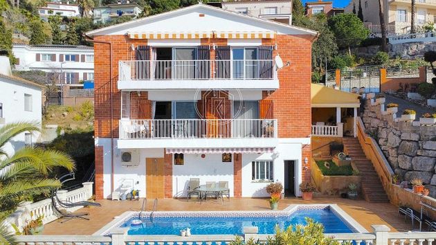 Foto 2 de Chalet en venta en Roca Grossa - Serra Brava de 4 habitaciones con terraza y jardín