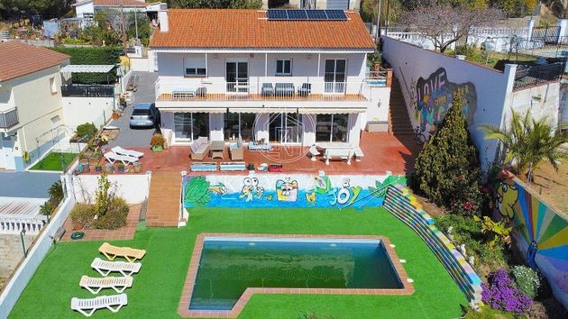 Foto 1 de Chalet en venta en Vidreres de 4 habitaciones con terraza y piscina