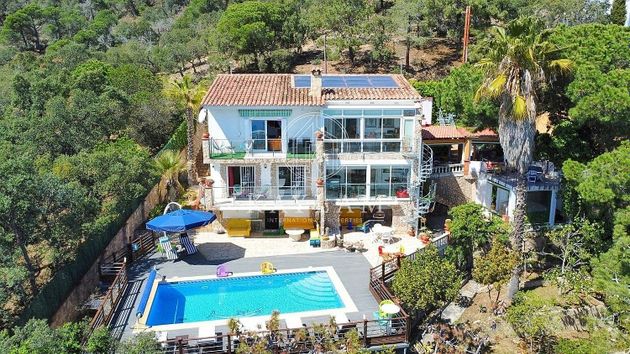 Foto 2 de Chalet en venta en Roca Grossa - Serra Brava de 5 habitaciones con terraza y piscina