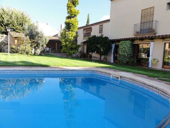 Foto 1 de Casa rural en venda a Centre - Castellar del Vallès de 7 habitacions amb terrassa i piscina
