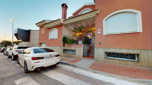 Foto 1 de Xalet en venda a calle De Los Romeros de 5 habitacions amb terrassa i garatge