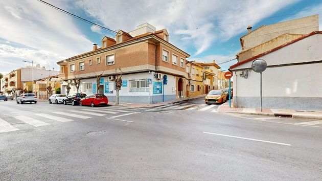 Foto 2 de Pis en venda a calle La Cruz de 4 habitacions amb terrassa i garatge