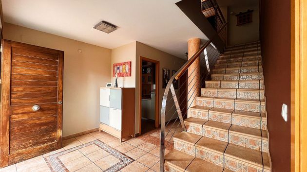 Foto 2 de Xalet en venda a La Vega de 5 habitacions amb terrassa i garatge