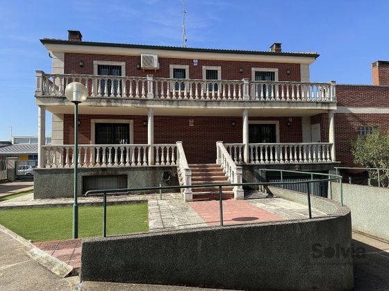 Foto 1 de Xalet en venda a La Vega de 5 habitacions amb terrassa i garatge