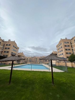 Foto 2 de Pis en venda a calle Severo Ochoa de 3 habitacions amb terrassa i piscina