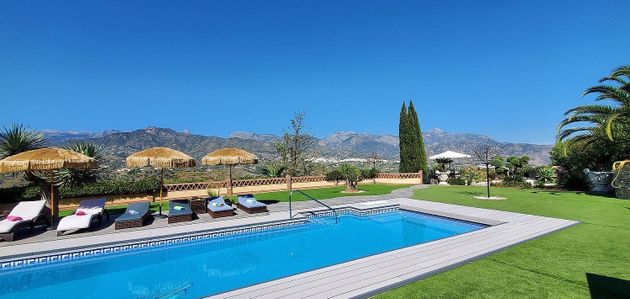 Foto 1 de Xalet en venda a Urbanización Santa Rosa de 5 habitacions amb terrassa i piscina