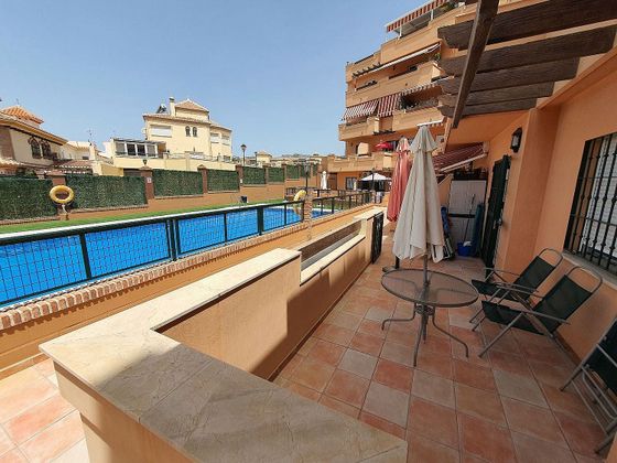 Foto 1 de Alquiler de piso en Urbanización Santa Rosa de 2 habitaciones con terraza y piscina