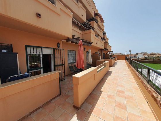 Foto 2 de Alquiler de piso en Urbanización Santa Rosa de 2 habitaciones con terraza y piscina