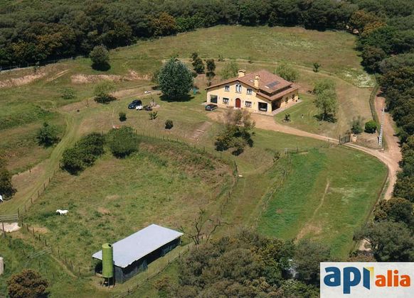 Foto 1 de Casa rural en venda a Llinars del Valles de 5 habitacions amb garatge i jardí