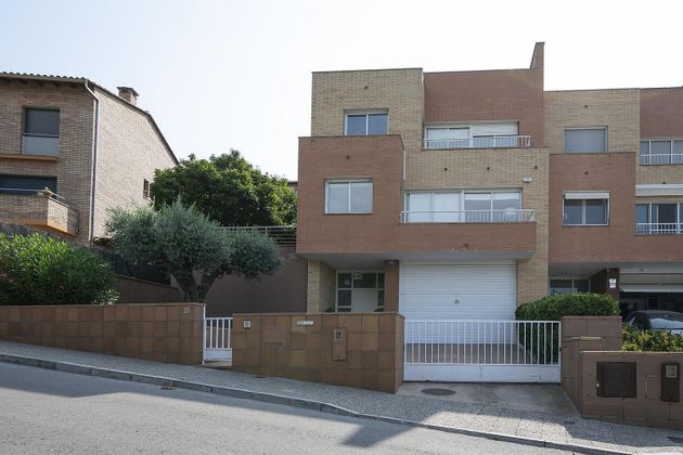 Foto 1 de Venta de casa en Montjuïc de 5 habitaciones con piscina y jardín