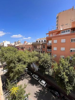 Foto 2 de Pis en venda a Arxiduc - Bons Aires de 4 habitacions amb balcó i ascensor