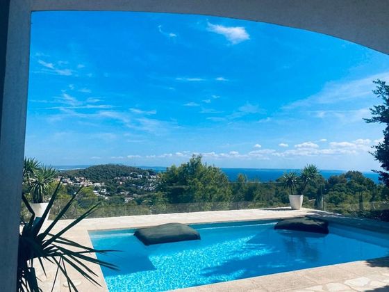 Foto 1 de Alquiler de chalet en Costa d'En Blanes de 4 habitaciones con terraza y piscina