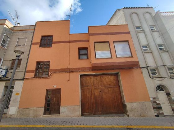 Foto 1 de Chalet en venta en calle General Cucala de 5 habitaciones con terraza y garaje