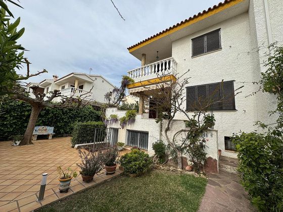 Foto 1 de Casa adossada en venda a Alcossebre de 5 habitacions amb terrassa i piscina