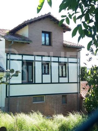 Foto 2 de Casa adossada en venda a Meruelo de 5 habitacions amb terrassa i jardí