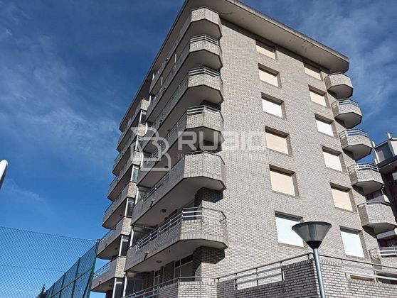 Foto 2 de Venta de piso en avenida De Francia de 3 habitaciones con terraza y garaje