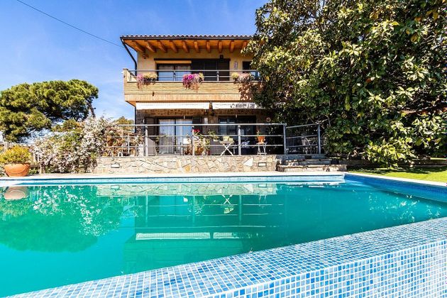 Foto 1 de Xalet en venda a Poble Nou - Zona Esportiva de 5 habitacions amb terrassa i piscina