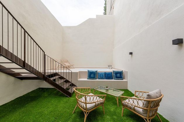 Foto 2 de Venta de casa en calle De la Rutlla de 4 habitaciones con terraza y piscina