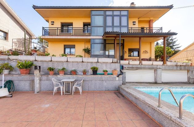 Foto 1 de Xalet en venda a Can Parellada de 5 habitacions amb terrassa i piscina