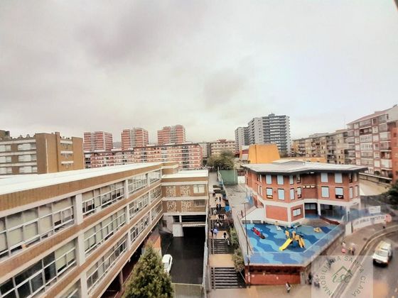 Foto 1 de Pis en venda a Santutxu de 3 habitacions amb terrassa i balcó