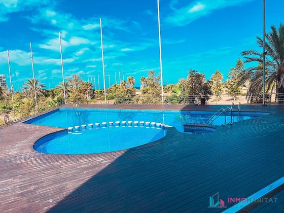 Foto 1 de Piso en venta en urbanización Veneziola Golf de 2 habitaciones con terraza y piscina
