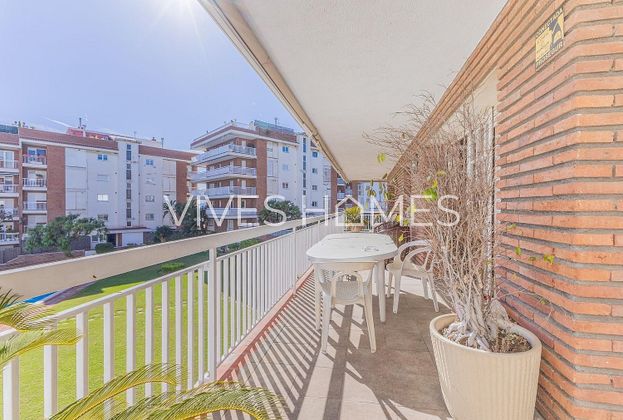 Foto 2 de Pis en venda a Sant Andreu de Llavaneres de 4 habitacions amb terrassa i piscina