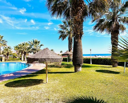 Foto 1 de Piso en venta en Vera Playa Naturista de 3 habitaciones con terraza y piscina