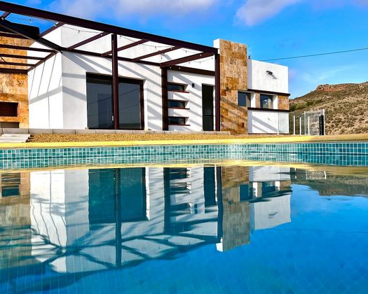 Foto 1 de Chalet en venta en Albox de 3 habitaciones con terraza y piscina