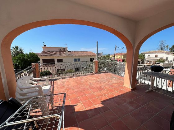 Foto 2 de Venta de chalet en El Montgó de 6 habitaciones con terraza y jardín