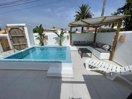 Foto 1 de Xalet en lloguer a Les Marines/Las Marinas de 2 habitacions amb terrassa i piscina