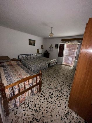 Foto 2 de Venta de casa adosada en Montejaque de 4 habitaciones con terraza y jardín