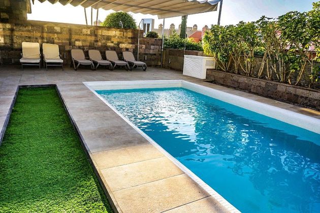 Foto 1 de Casa adossada en lloguer a Costa Adeje de 5 habitacions amb terrassa i piscina