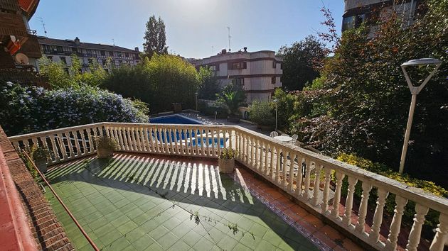 Foto 2 de Pis en venda a Ategorrieta - Ulia de 4 habitacions amb terrassa i piscina