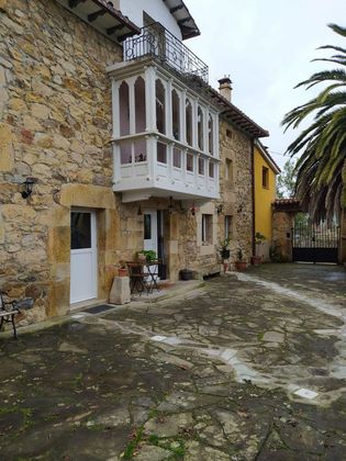 Foto 2 de Casa rural en venta en Corvera de Toranzo de 5 habitaciones con garaje y balcón