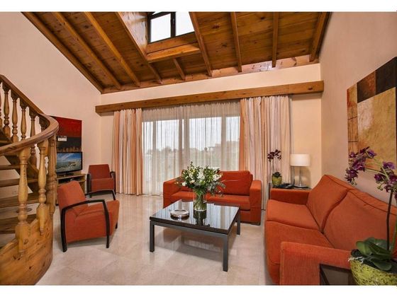 Foto 1 de Pis en lloguer a Cabo Pino - Reserva de Marbella de 3 habitacions amb terrassa i piscina