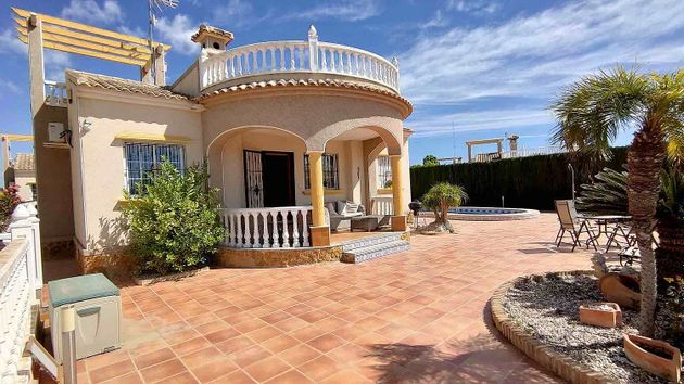 Foto 2 de Chalet en venta en calle San de Fatima de 3 habitaciones con terraza y piscina