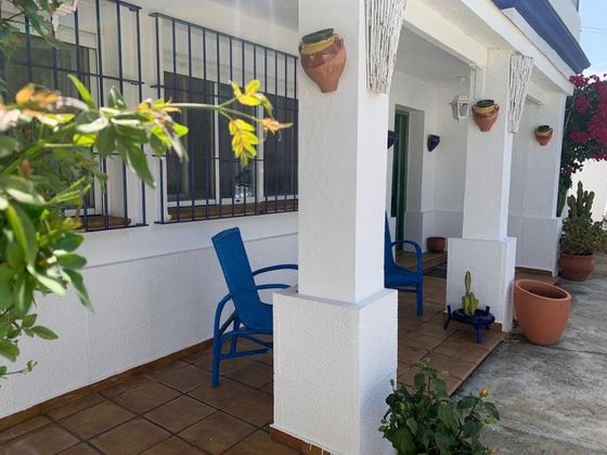 Foto 2 de Xalet en lloguer a V Centenario-Piletas-Capuchinos de 5 habitacions amb terrassa i piscina