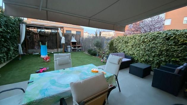 Foto 2 de Casa adosada en venta en Los Villares de 3 habitaciones con piscina y jardín