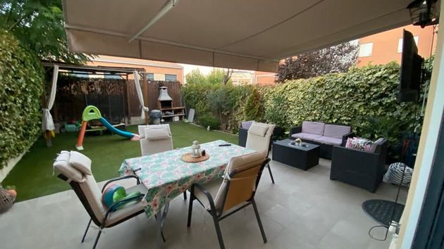 Foto 1 de Casa adossada en venda a Los Villares de 3 habitacions amb piscina i jardí