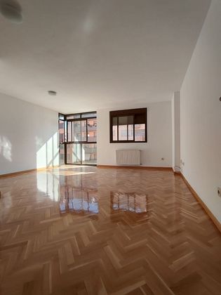 Foto 1 de Alquiler de piso en Las Tablas de 3 habitaciones con piscina y garaje
