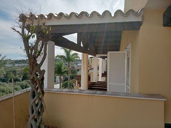 Foto 1 de Pis en venda a Sotogrande Costa de 2 habitacions amb terrassa i jardí